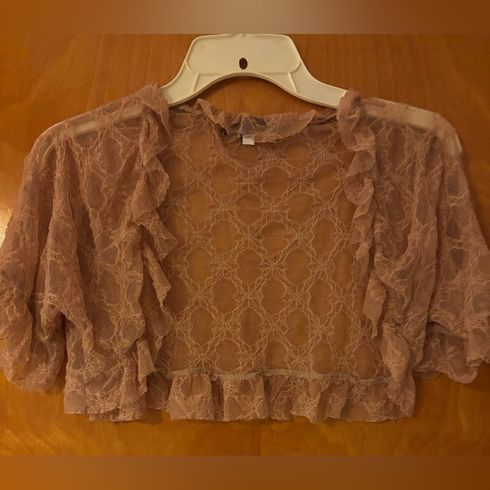 Delicate Lace Ruffle Blouse - soft pink